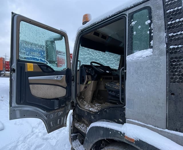 Howo T5G 6x4 Бортовой с КМУ - 6