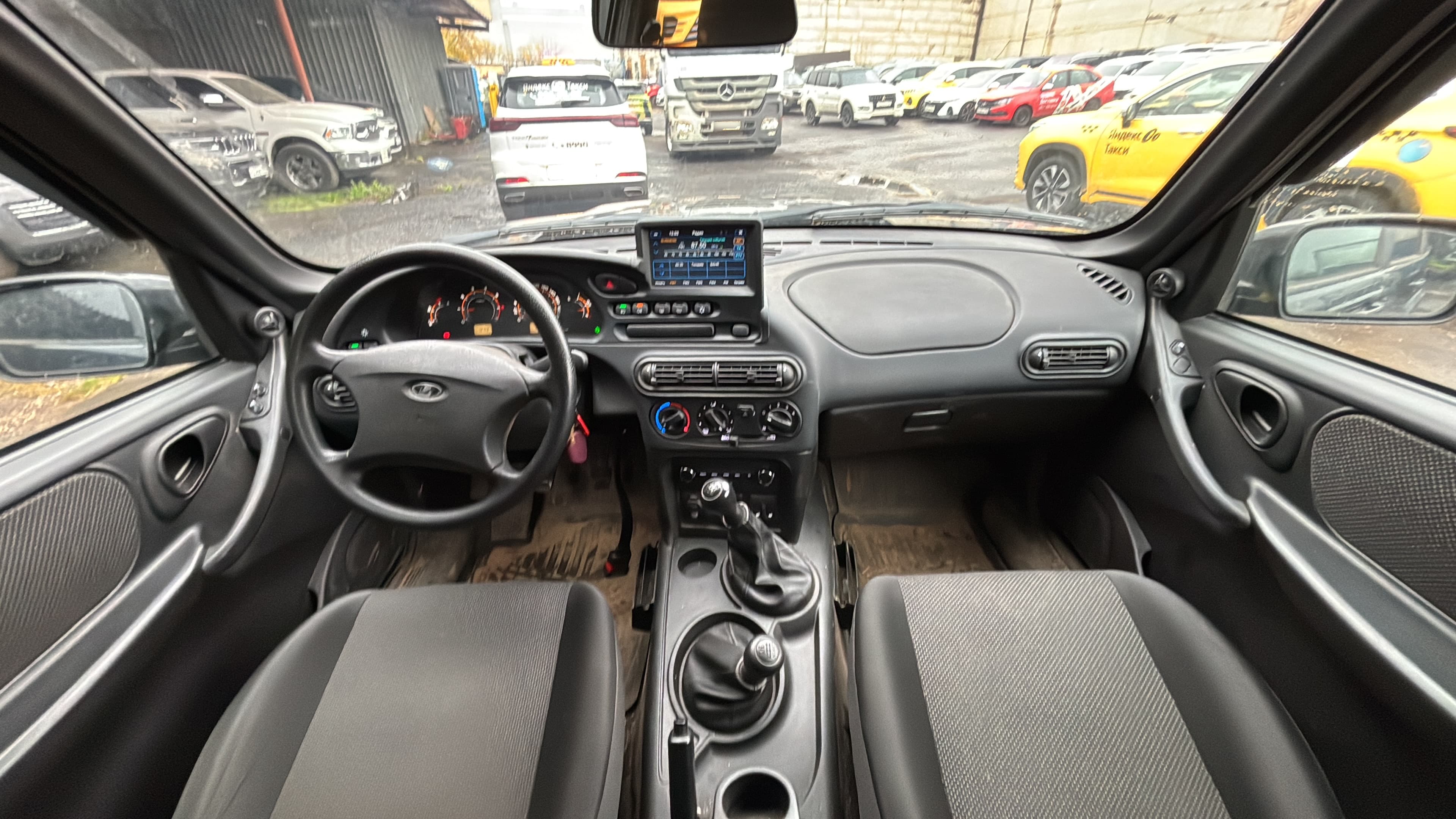 Lada Niva Travel - 5