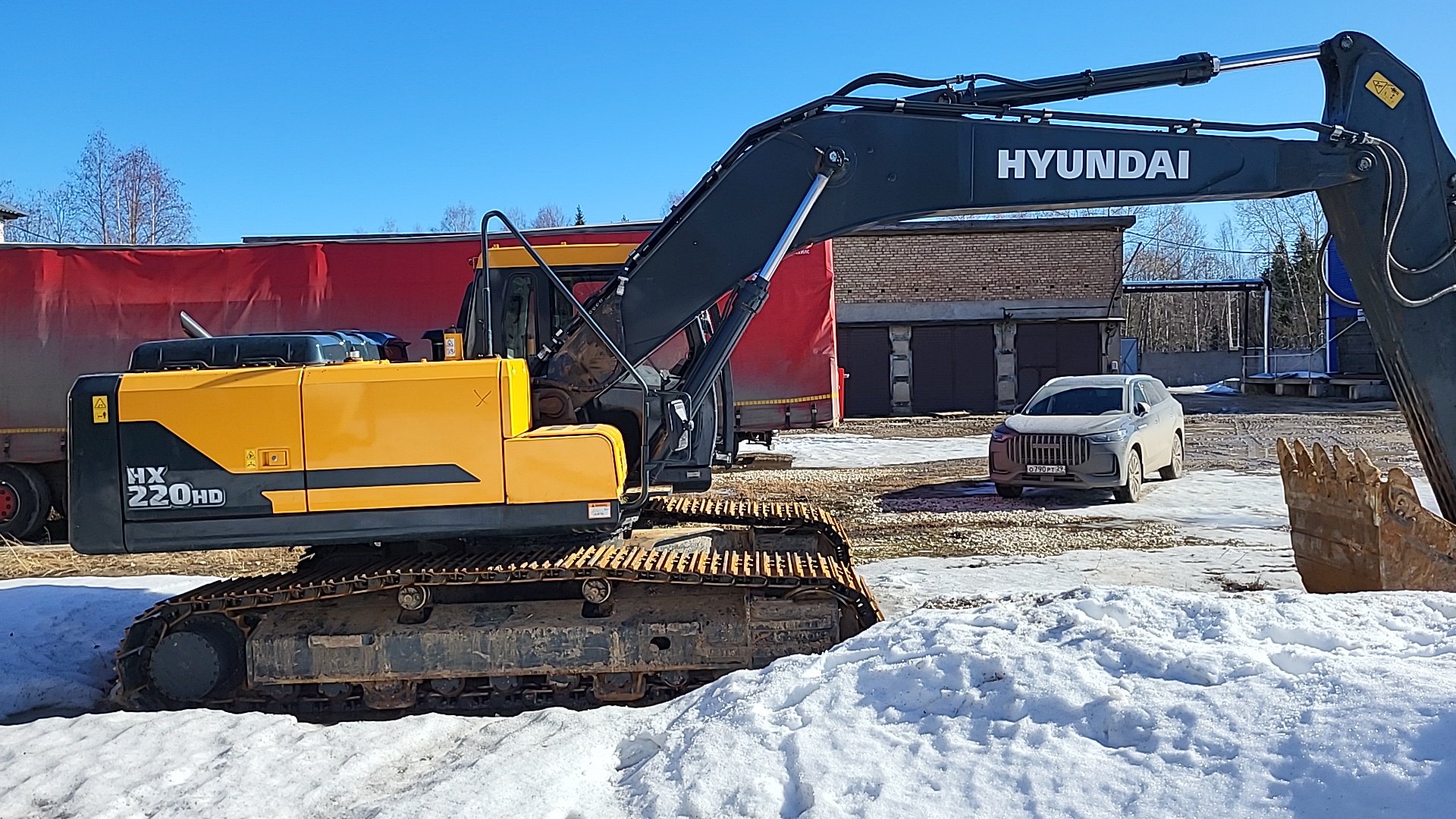 Hyundai HX220 Экскаватор - 2