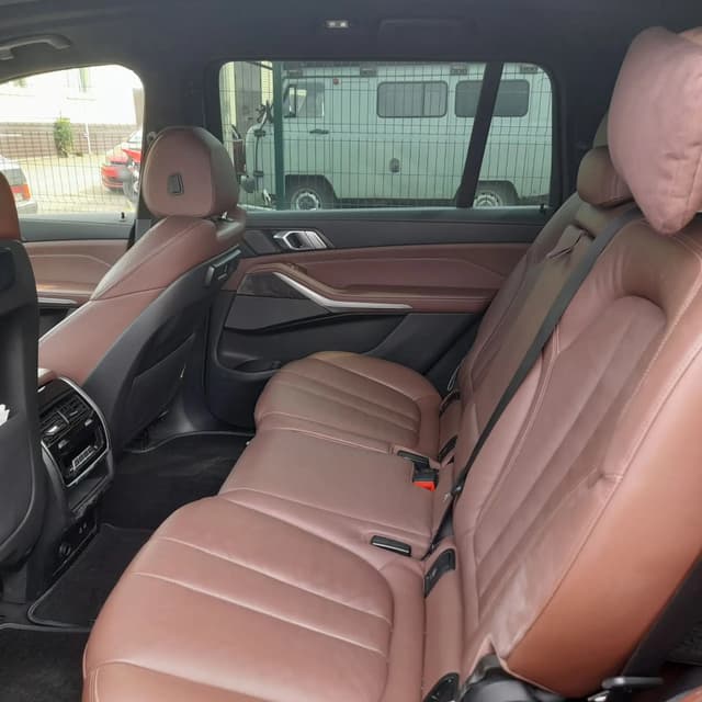 BMW X7 - 9