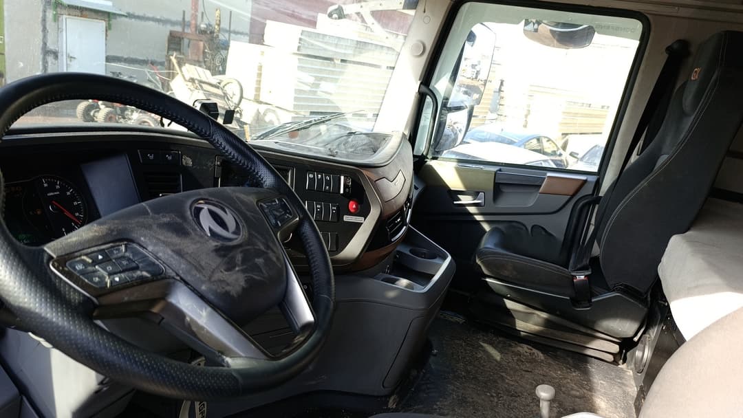 Dongfeng DFH 4x2 Седельный тягач - 6