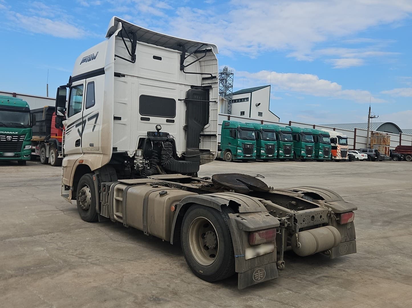 FAW J7 4x2 Седельный тягач - 4