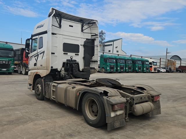 FAW J7 4x2 Седельный тягач - 4