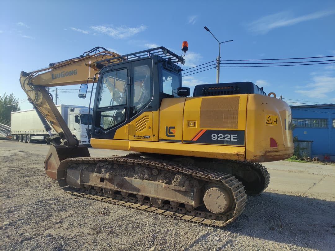 Liugong CLG922 Экскаватор - 4