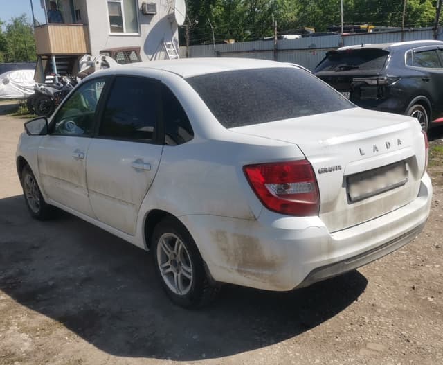 Lada Granta седан - 4