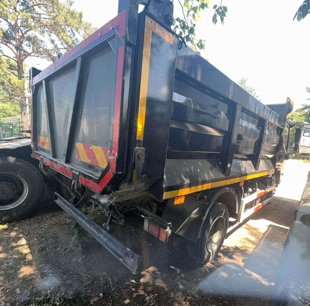 ISUZU ELF 10.5 4x2 Самосвал - 3