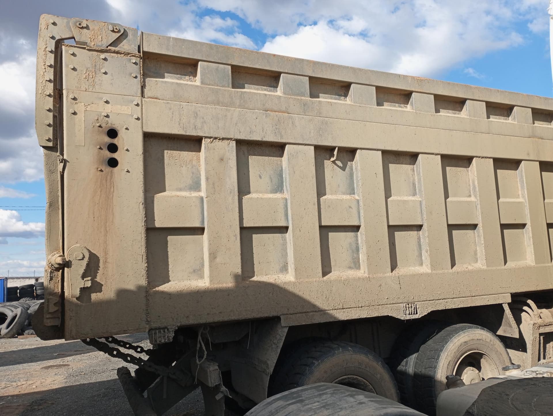Shacman (Shaanxi) SX* 8x4 Самосвал - 3