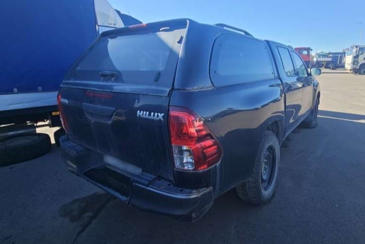 Toyota Hilux - 2