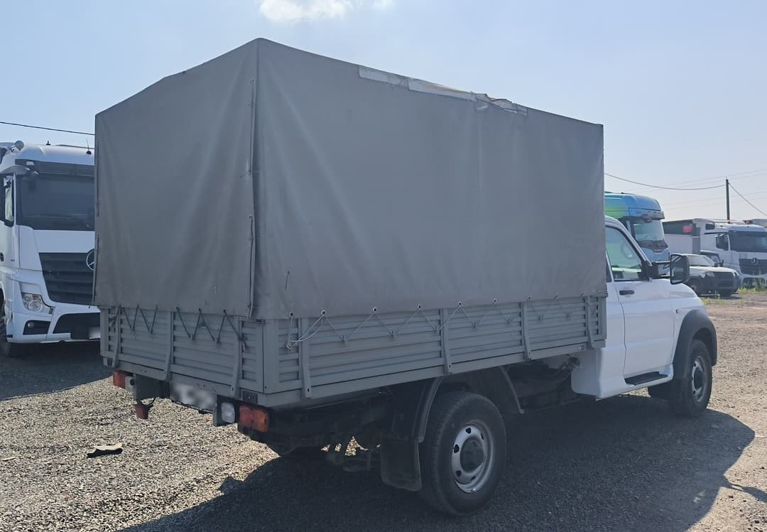 UAZ Profi - 3