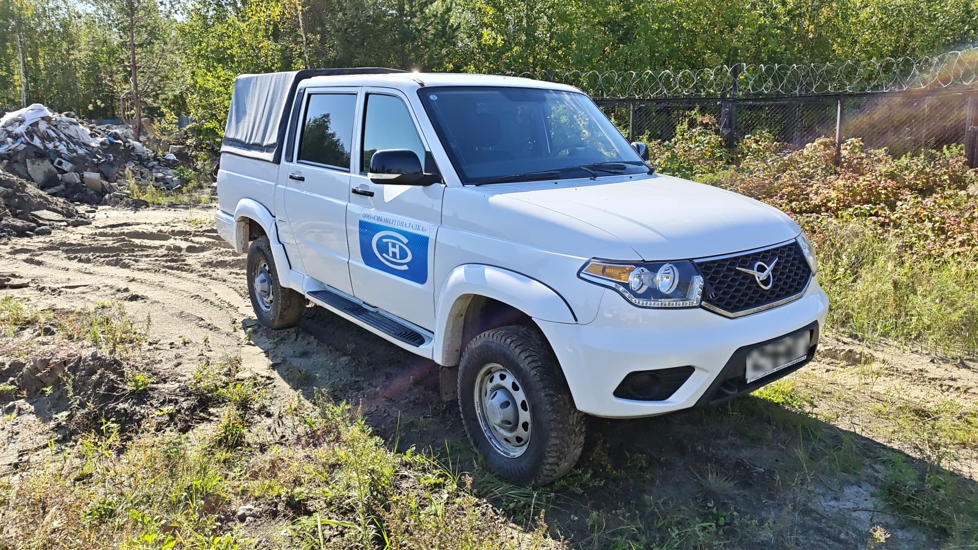 UAZ Pickup - 2