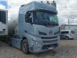 Shacman (Shaanxi) SX* 4x2 Седельный тягач - 2