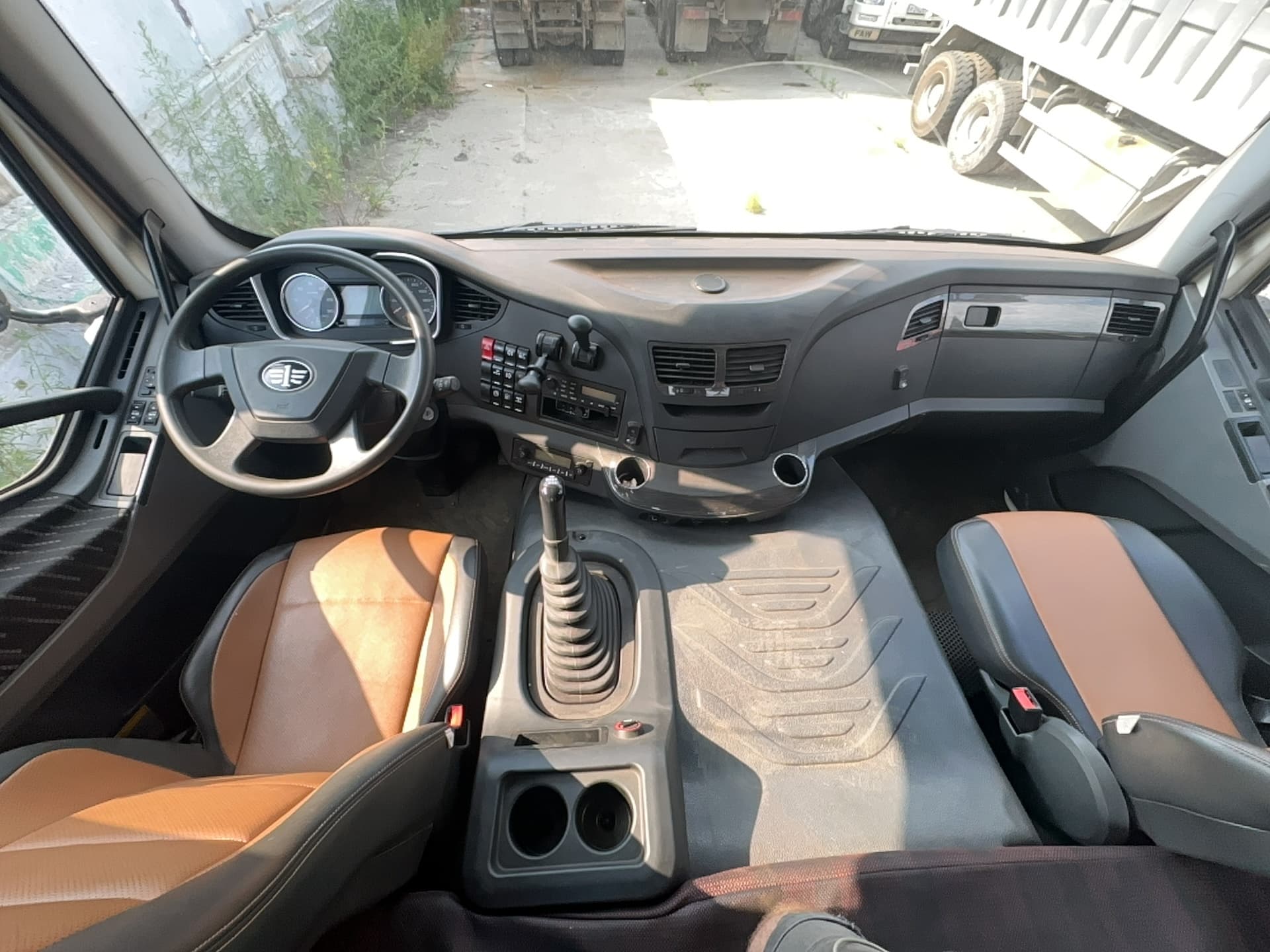 Завод Спецмаш SM04* на шасси FAW CA 3250 6X4 Бортовой с КМУ - 5