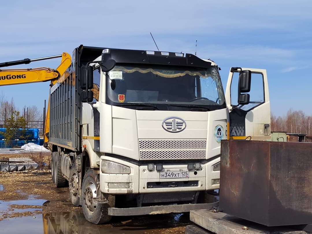 FAW J6 8x4 Самосвал - 2