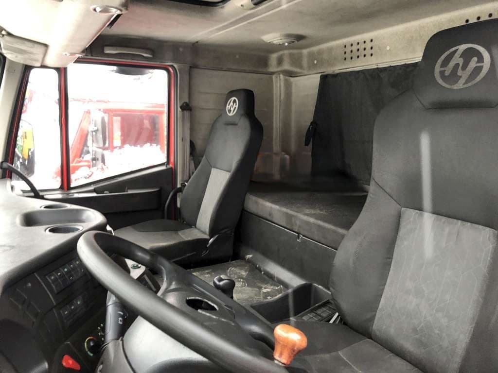 Hongyan CQ3406HV39 8x4 Самосвал - 3