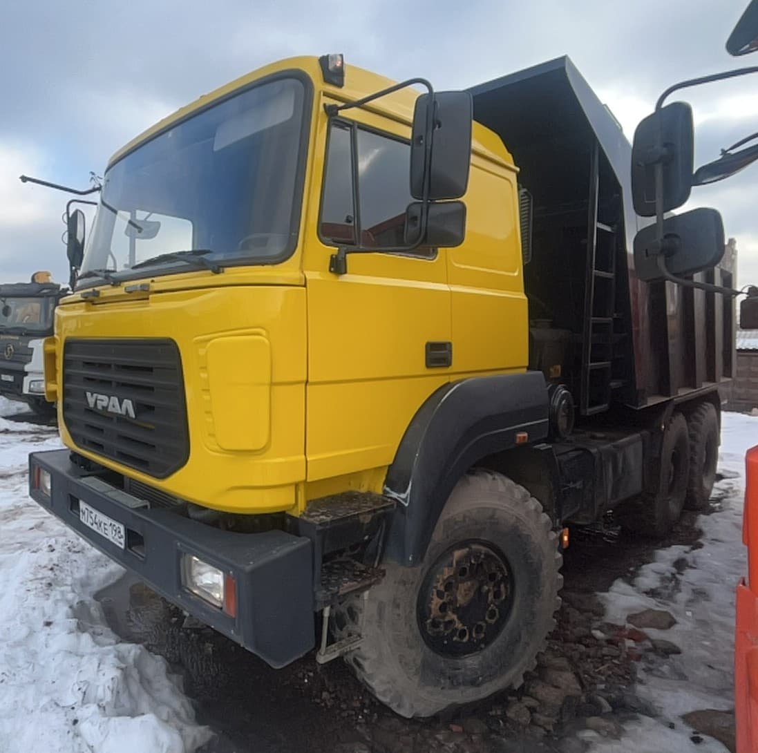 Завод Спецмаш SM02* на шасси Ural 6370 6x6 Самосвал - 1