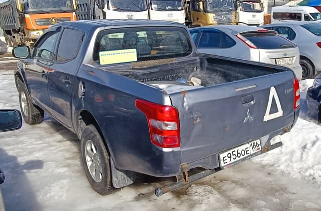 Mitsubishi L200 - 4
