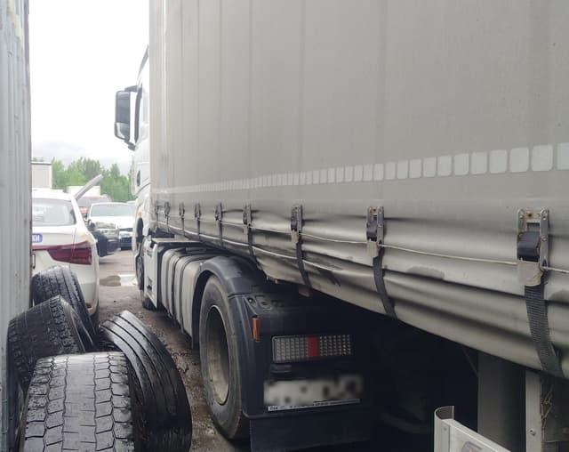 Камаз М1946 4x2 Седельный тягач - 4