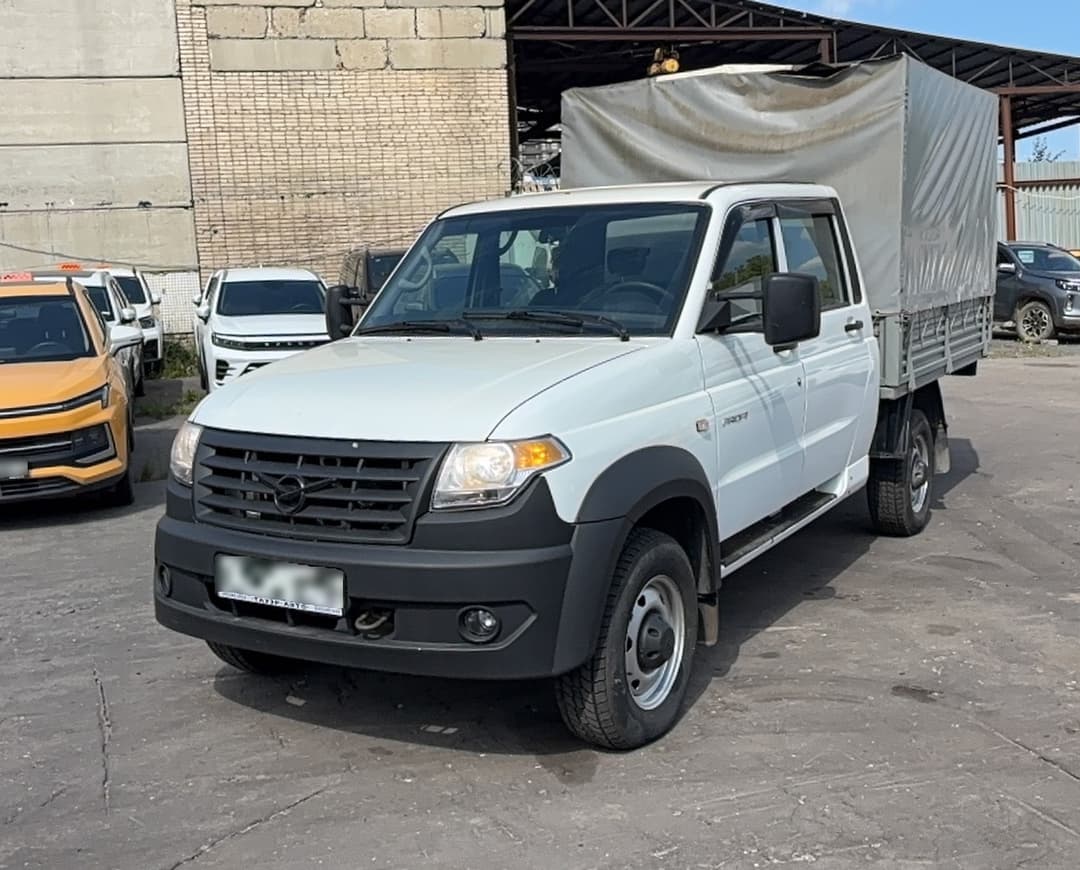 UAZ Profi - 1