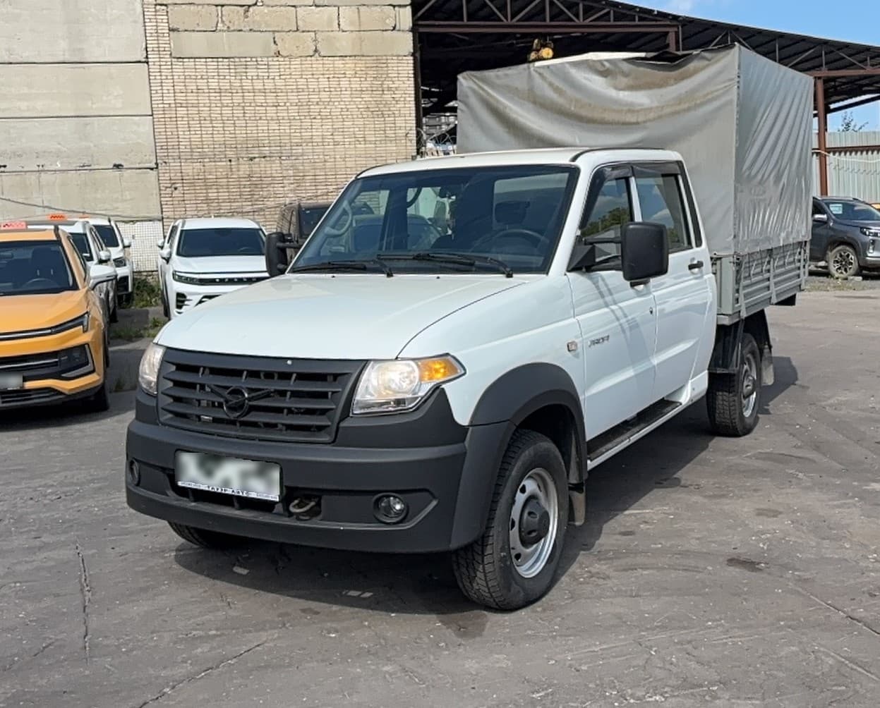 UAZ Profi - 1