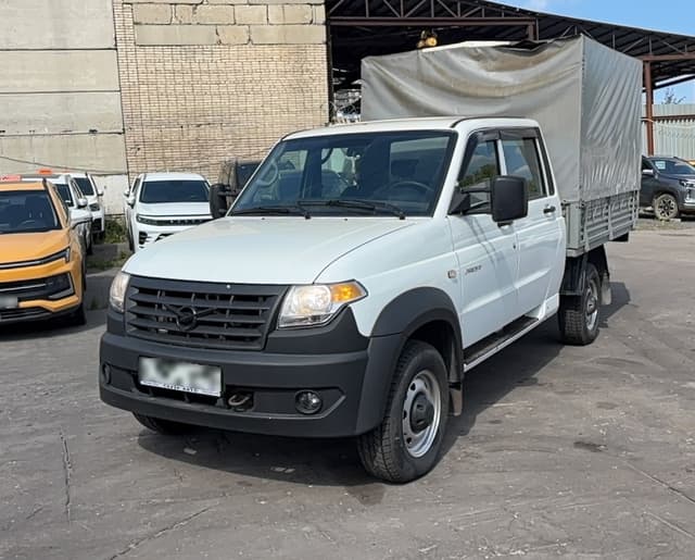 UAZ Profi - 1
