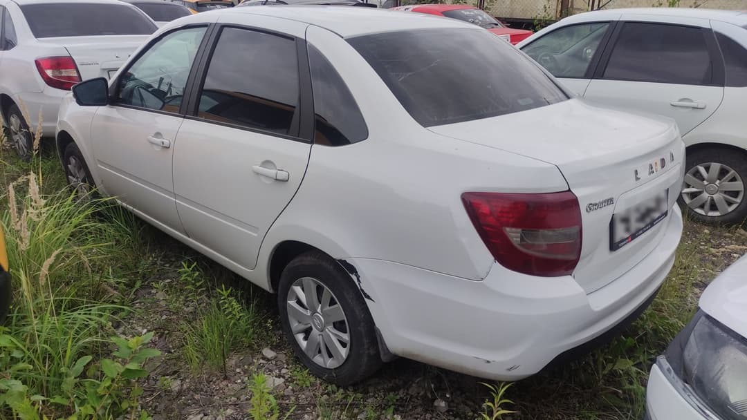 Lada Granta седан - 4