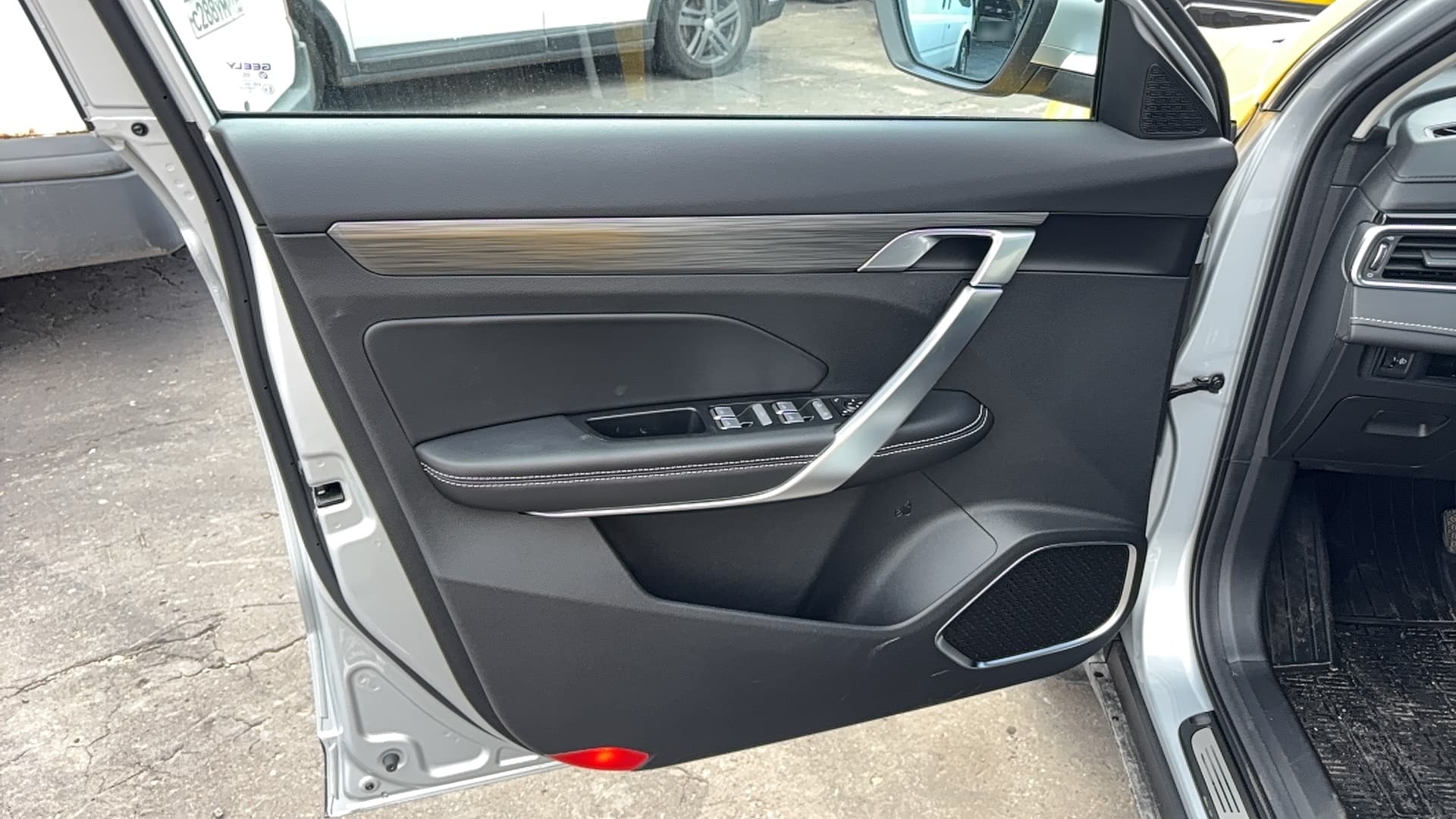 Geely Atlas Pro - 8