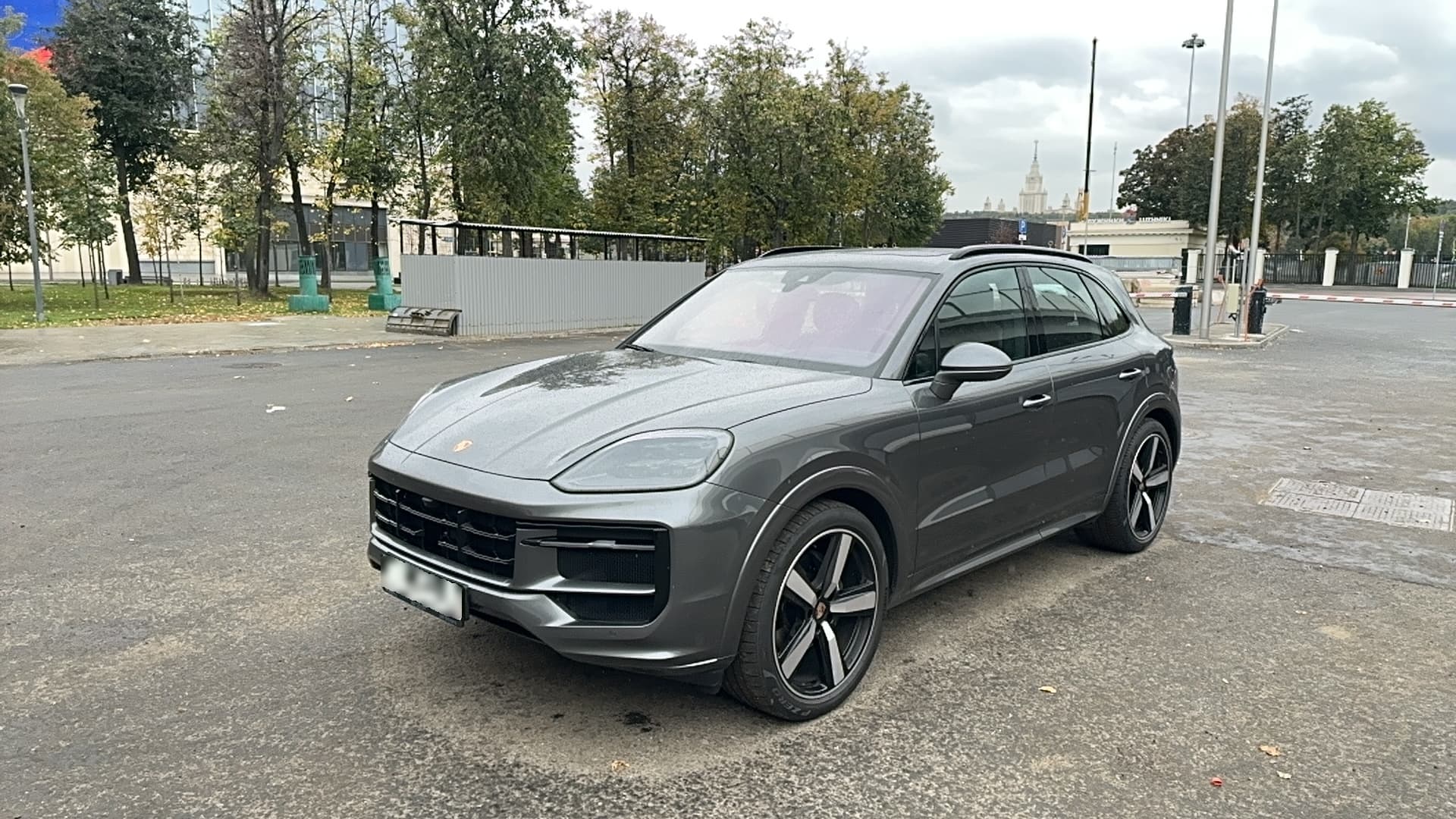 Porsche Cayenne - 1