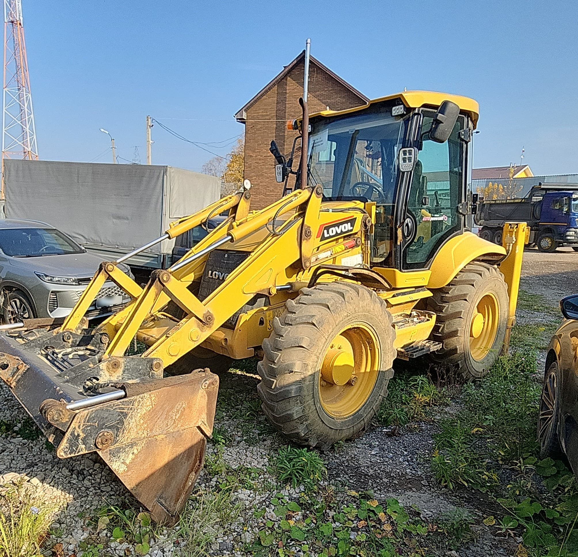 Lovol FLB468 Экскаватор-погрузчик - 1