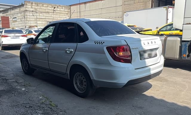 Lada Granta седан - 4