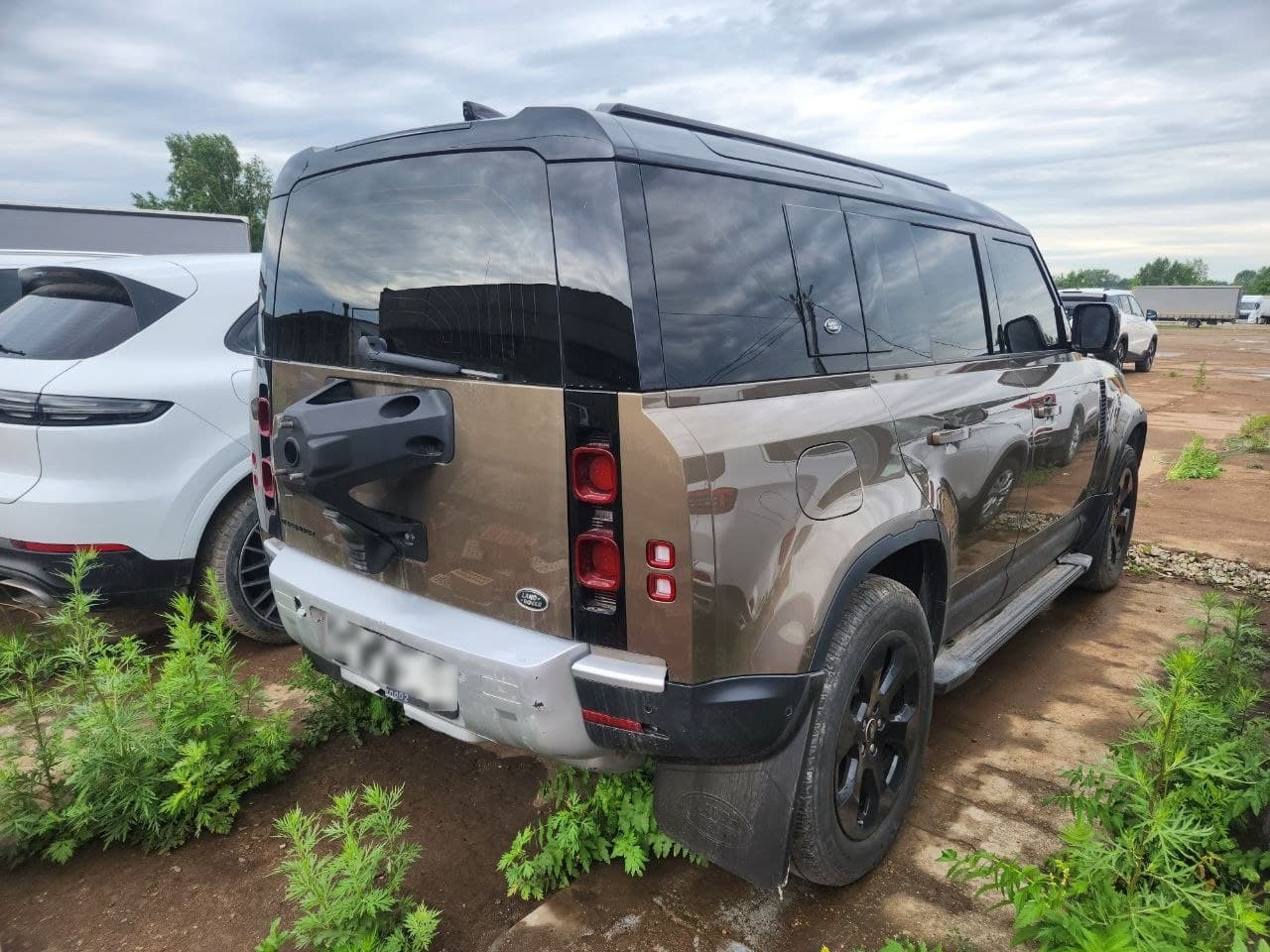Land Rover Defender 110 - 3