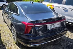 Hongqi H5 - 4