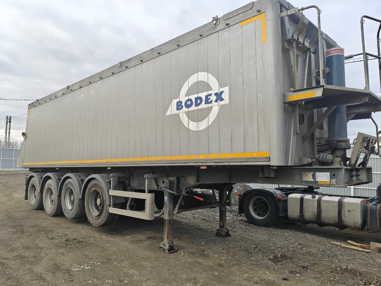 Bodex KIS-4W* Полуприцеп самосвал - 2
