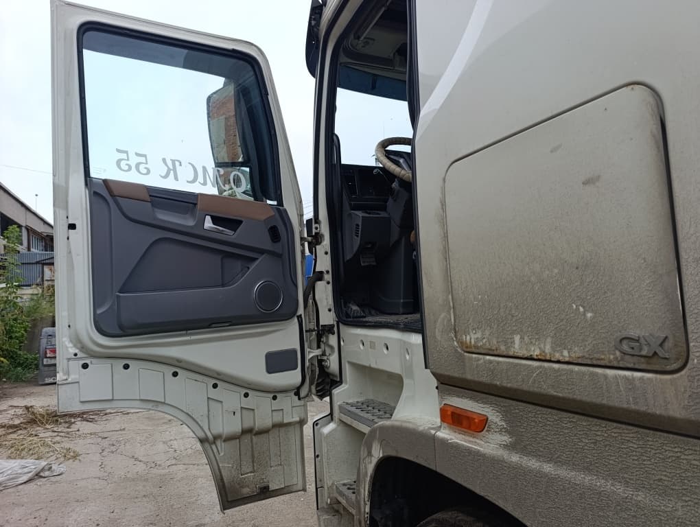 Dongfeng DFH 4x2 Седельный тягач - 8