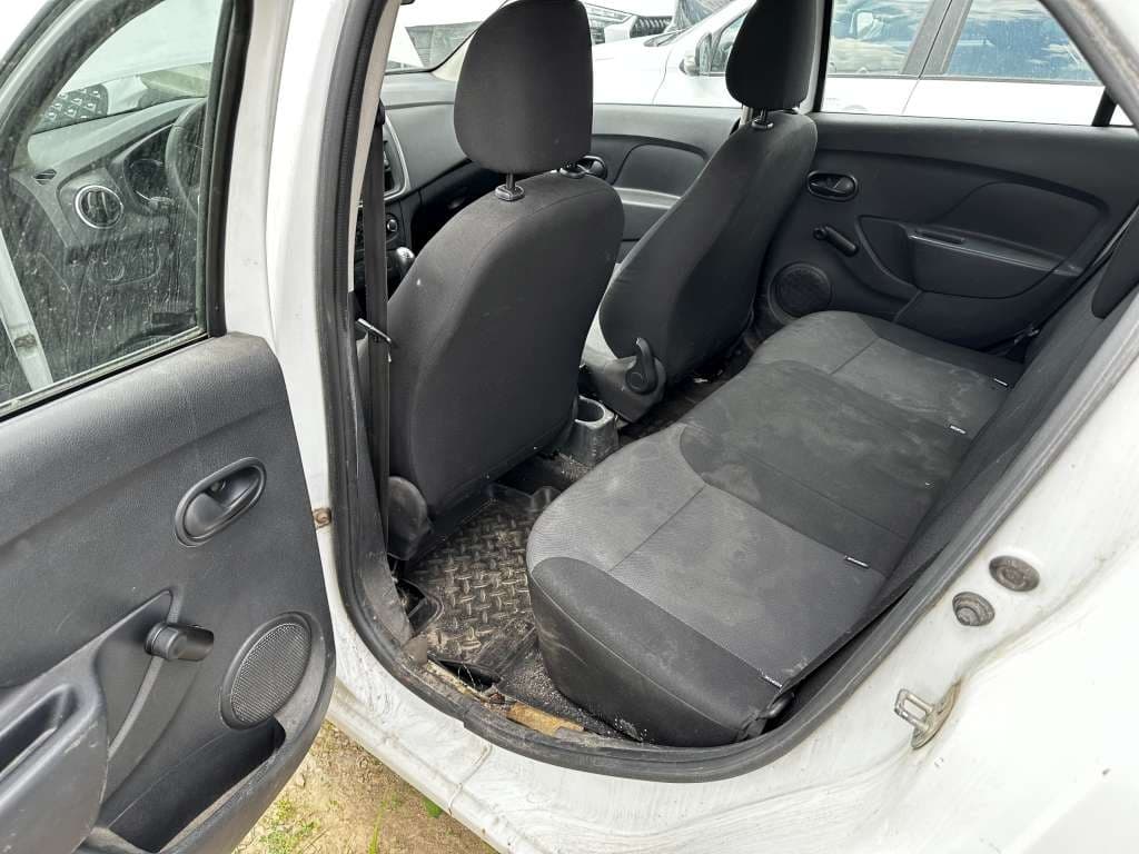 Renault Logan II - 9
