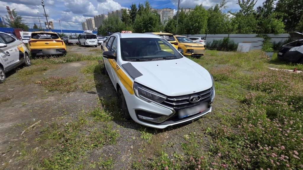 Lada Vesta SW - 2