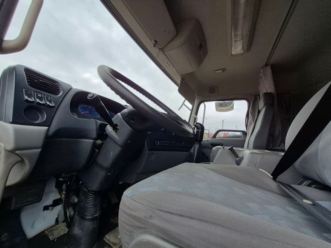 Dongfeng KC 8x4 Самосвал - 5