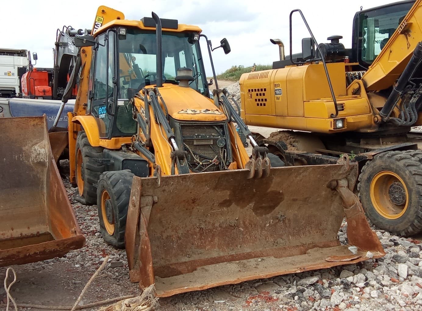 JCB 3DX Экскаватор-погрузчик - 2