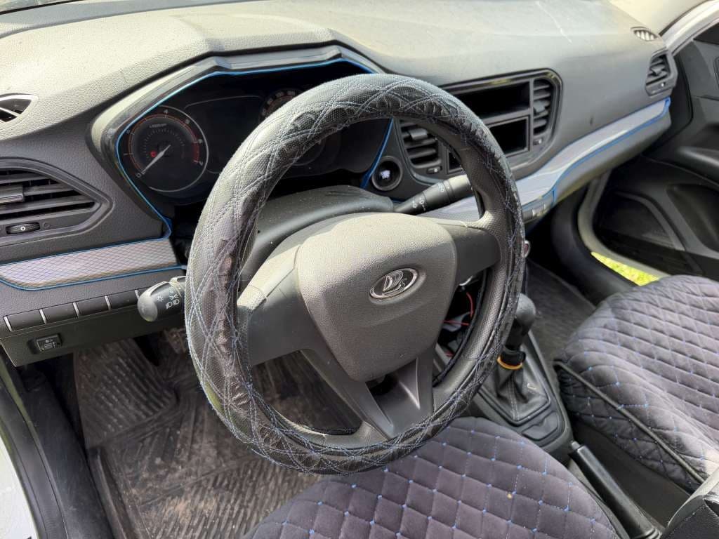 Lada Vesta седан - 6