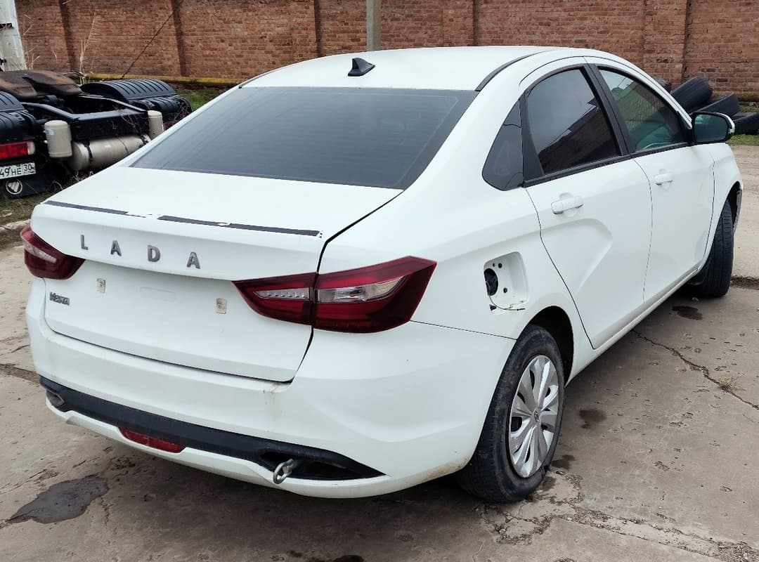 Lada Vesta седан - 3