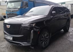 Cadillac Escalade - 1