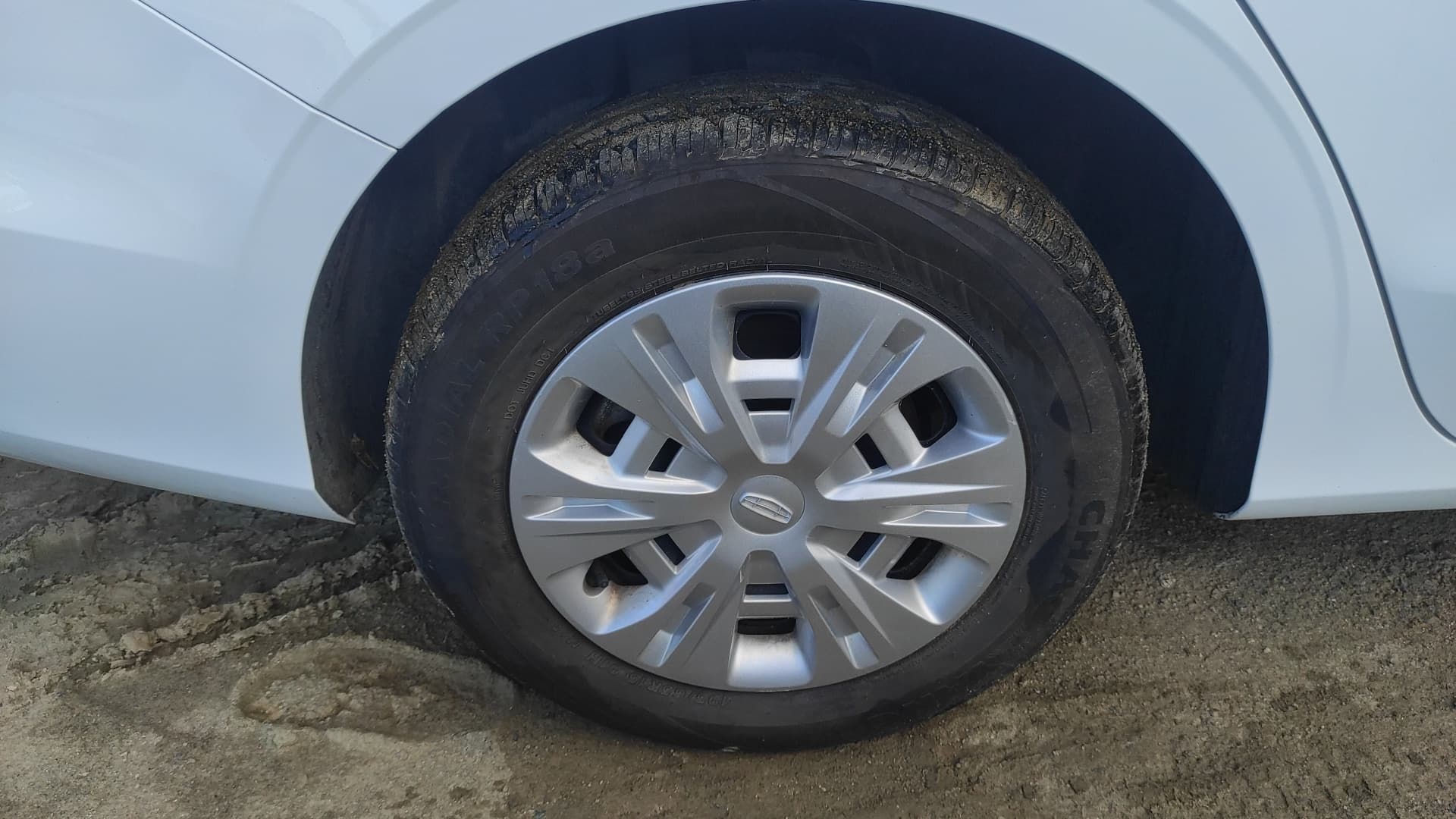Geely EMGRAND - 10
