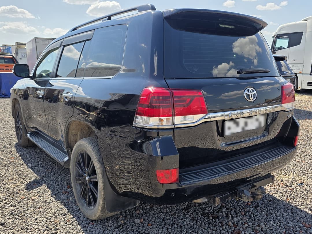 Toyota Land Cruiser 200 - 4