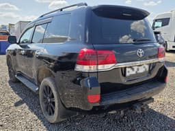 Toyota Land Cruiser 200 - 4
