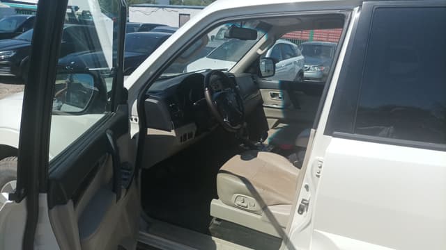 Mitsubishi Pajero - 6