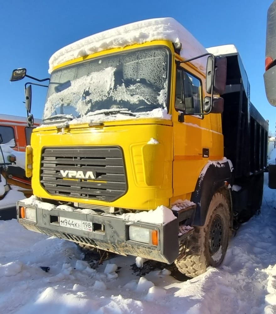Завод Спецмаш SM02* на шасси Ural 6370 6x6 Самосвал - 1