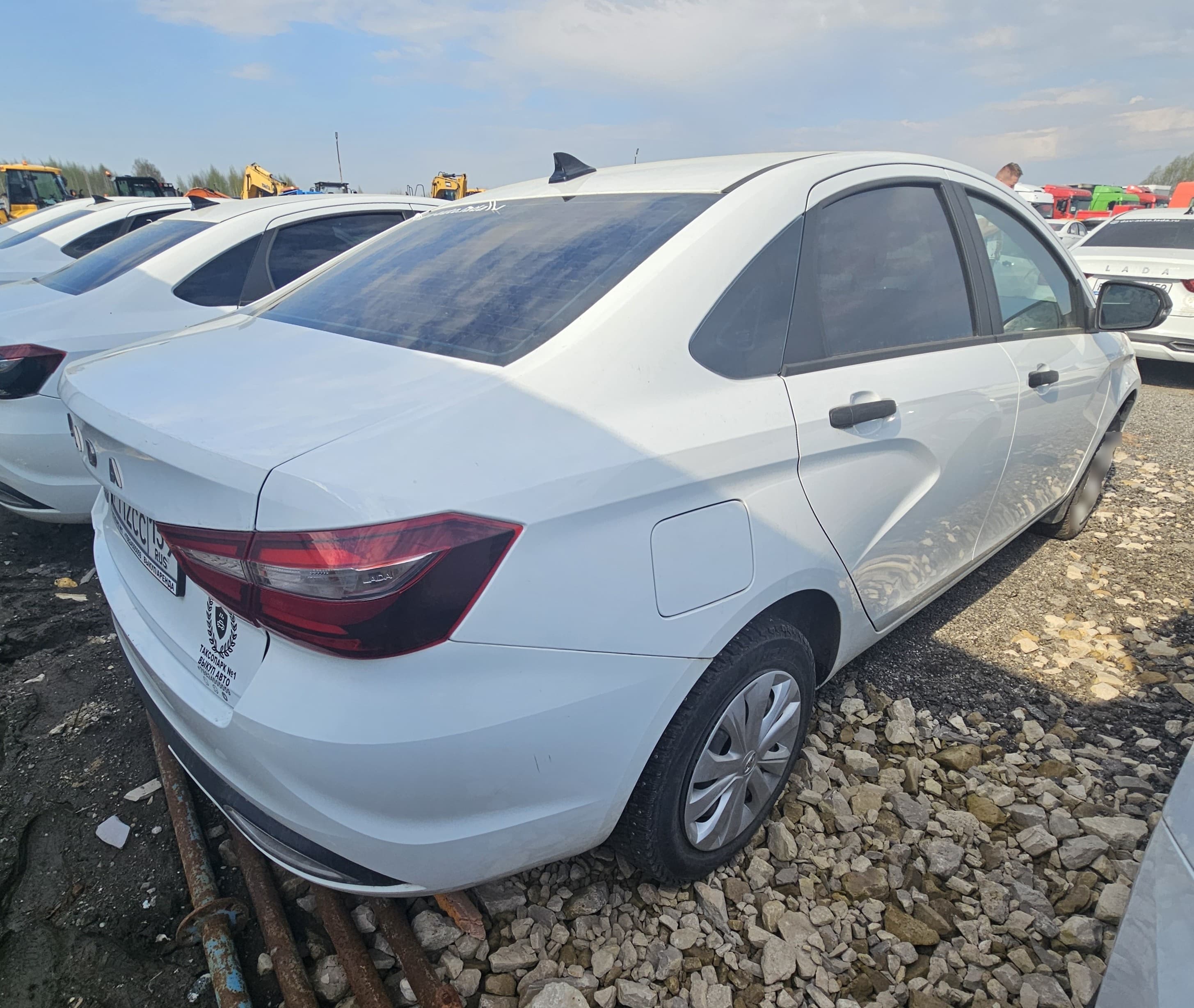 Lada Vesta седан - 3