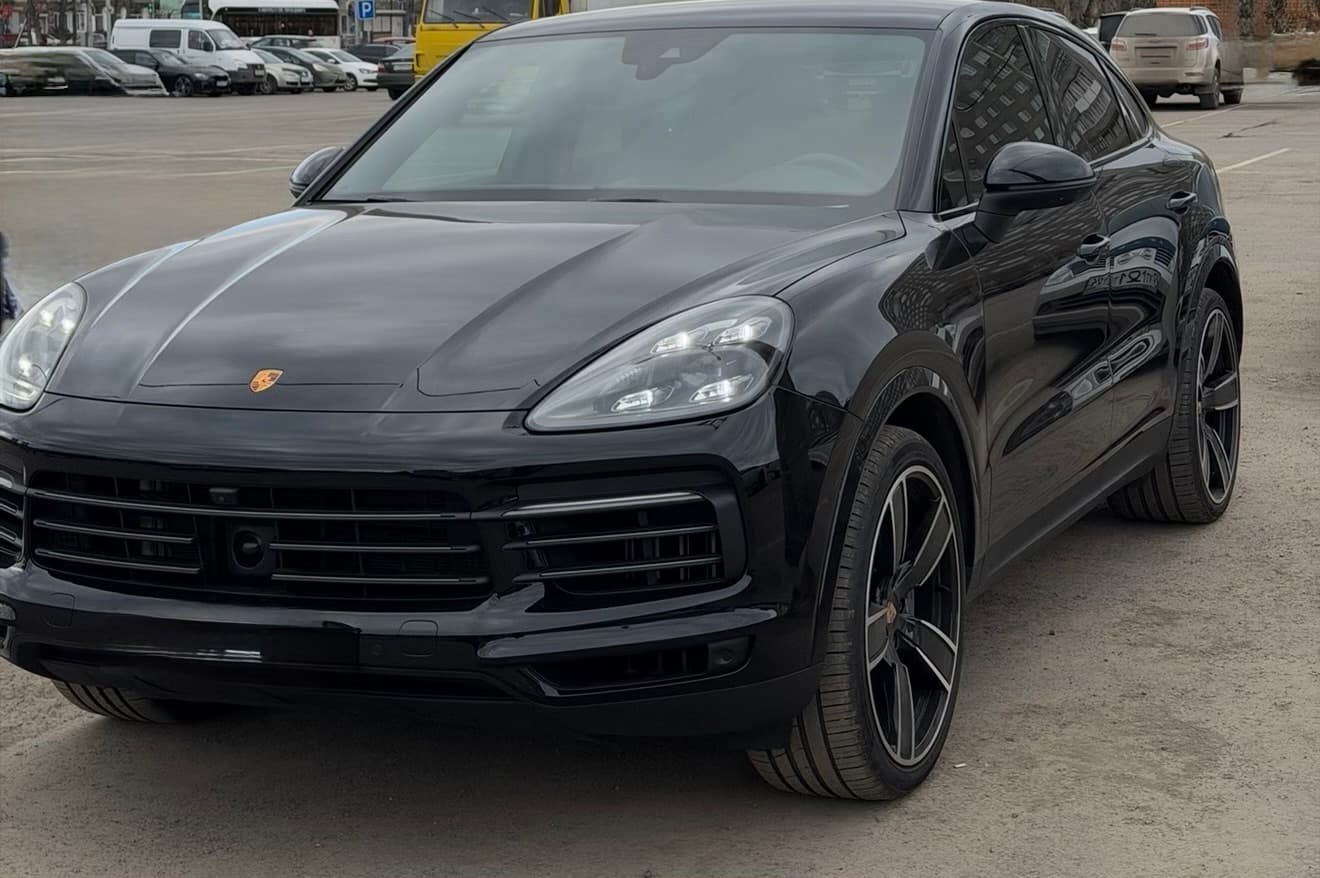 Porsche Cayenne - 1