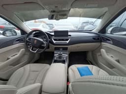 Hongqi H5 - 5