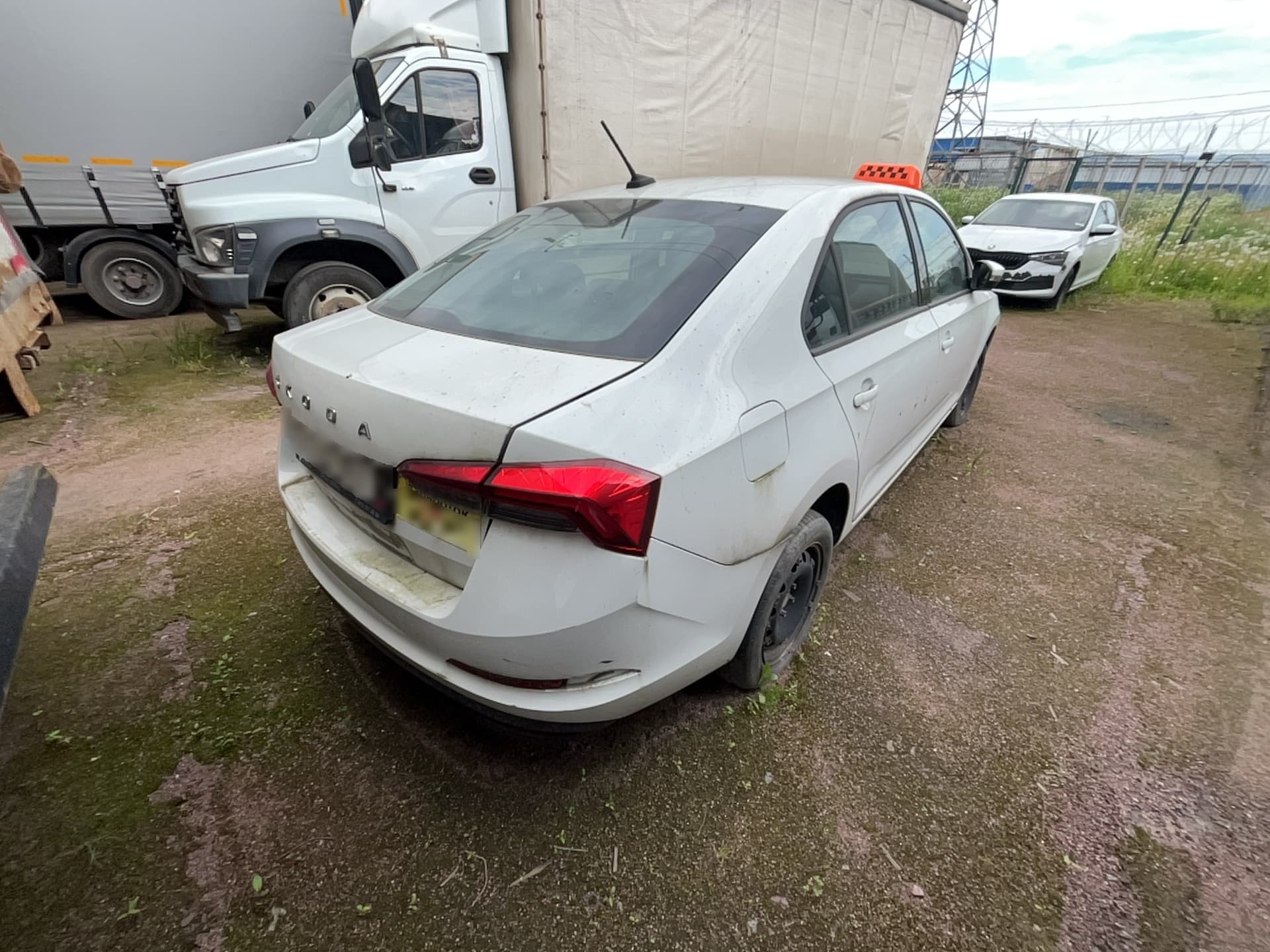 Skoda Rapid - 3