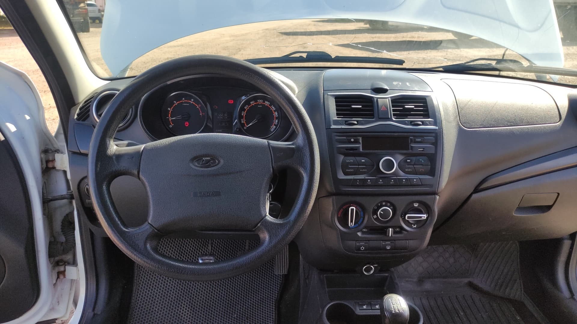 Lada Granta седан - 5